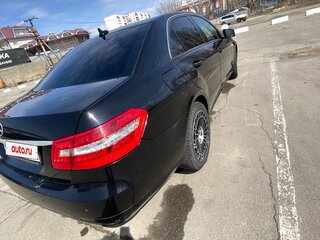 2010 Mercedes-Benz E-Класс 200 5G-Tronic IV (W212, S212, C207), чёрный, 1600138 рублей, вид 5