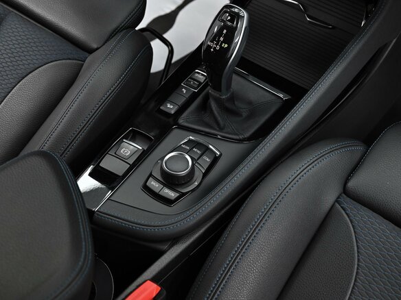 2020 BMW X1 20i xDrive II (F48) Рестайлинг, синий, 2555000 рублей - вид 9