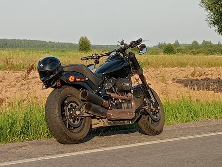 2019 Harley-Davidson Fat Bob, чёрный, 1800000 рублей, вид 2