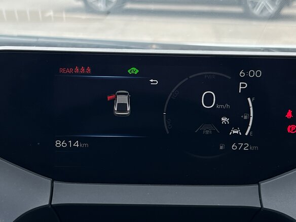 2023 Toyota Prius V (XW60), белый - вид 16