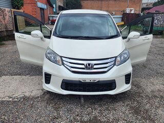 2011 Honda Freed I Рестайлинг, белый, 1380000 рублей, вид 1