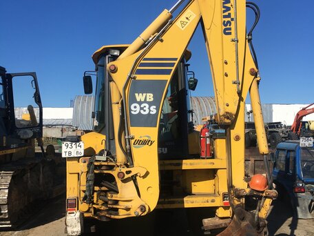 2005 Komatsu WB93R-5, 1783000 рублей, вид 1