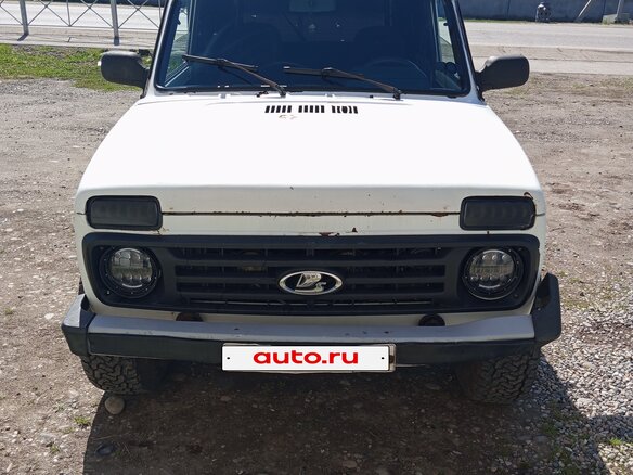 2003 Lada (ВАЗ) 2121 (4x4) I Рестайлинг, белый, 270000 рублей - вид 1