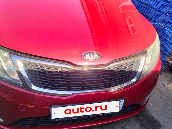 2013 Kia Rio 5-speed III, красный, 1000000 рублей - вид 3