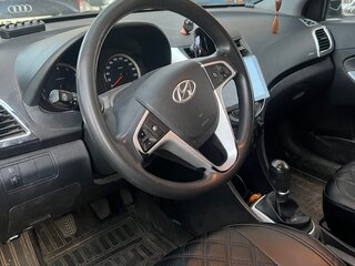 2011 Hyundai Solaris I, серебристый, 450000 рублей, вид 5