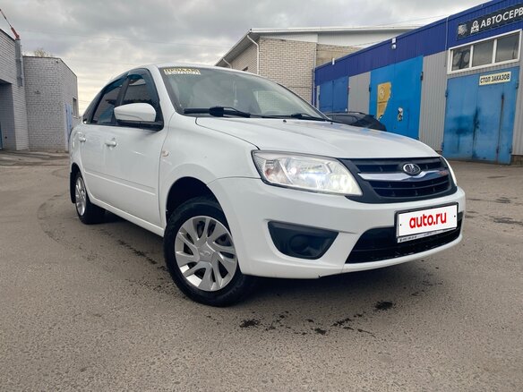 2017 Lada (ВАЗ) Granta I, белый, 455000 рублей - вид 2