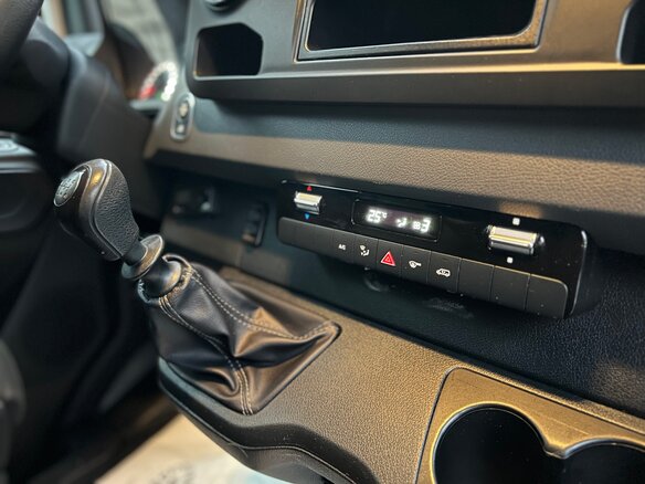 2021 Mercedes-Benz Sprinter, белый, 6000000 рублей - вид 28
