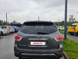 2015 Nissan Pathfinder IV, серый, 1900000 рублей, вид 4