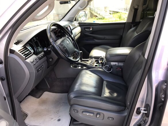2009 Lexus LX 570 III, серебристый, 3333333 рублей - вид 4