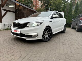 2015 Kia Rio III Рестайлинг, белый, 980000 рублей, вид 1