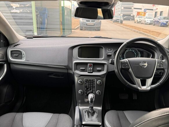 2013 Volvo V40 II, белый, 920000 рублей - вид 4