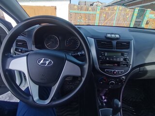 2011 Hyundai Accent IV, белый, 1000000 рублей, вид 4