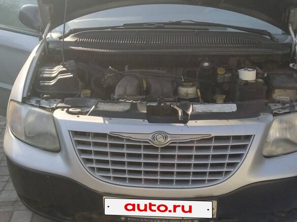 2002 Chrysler Voyager IV, серебристый, 480000 рублей - вид 1