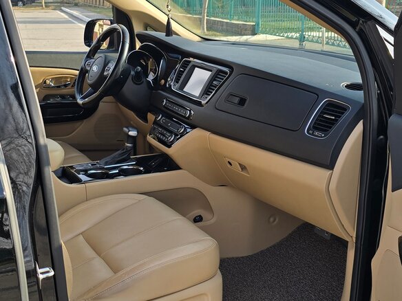 2019 Kia Carnival III, чёрный, 4000000 рублей - вид 12