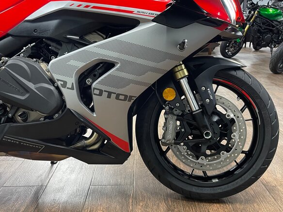 2026 QJMotor SRK 800 RR, красный, 799000 рублей - вид 13