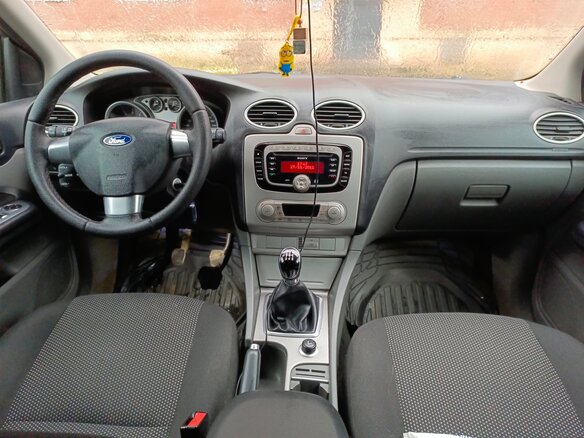 2010 Ford Focus II Рестайлинг, чёрный, 700000 рублей - вид 8