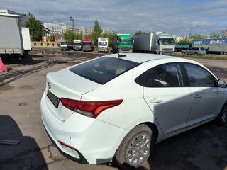 2017 Hyundai Solaris II, жёлтый, 620000 рублей, вид 4