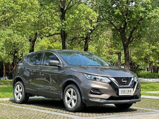 2022 Nissan Qashqai II Рестайлинг, серебристый, 1796000 рублей, вид 3