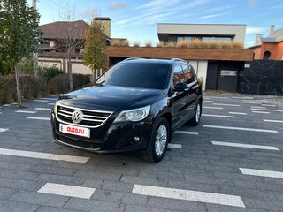 2009 Volkswagen Tiguan I, чёрный, 1050000 рублей, вид 2