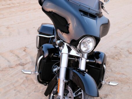 2017 Harley-Davidson Street Glide, чёрный, 1533241 рублей, вид 5
