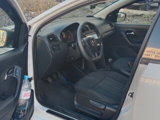 2019 Volkswagen Polo V Рестайлинг, белый, 1150000 рублей, вид 4