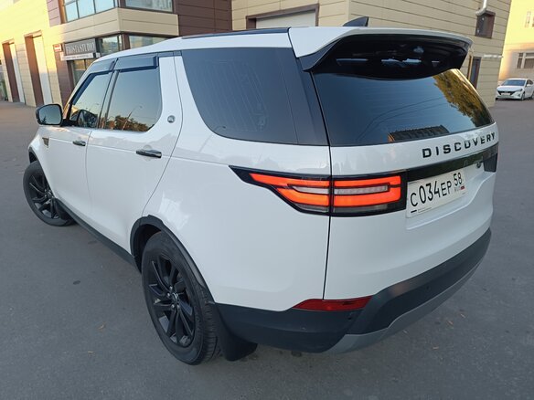2018 Land Rover Discovery V, белый, 4700000 рублей - вид 4