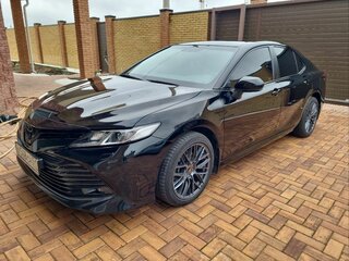 2020 Toyota Camry VIII (XV70), чёрный, 3500000 рублей, вид 1