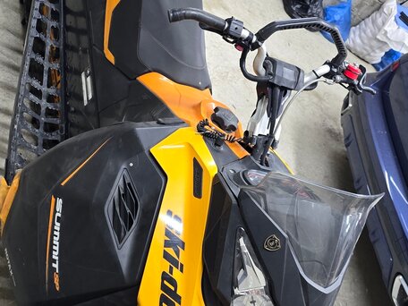 2013 BRP Ski-Doo Summit 800, золотистый, 600000 рублей, вид 3
