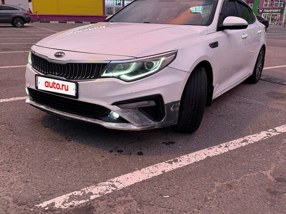 2019 Kia Optima IV Рестайлинг, белый, 1100000 рублей