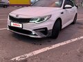 2019 Kia Optima IV Рестайлинг, белый, 1100000 рублей