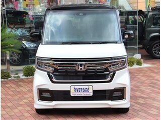2022 Honda N-BOX II Рестайлинг, белый, 800000 рублей, вид 1