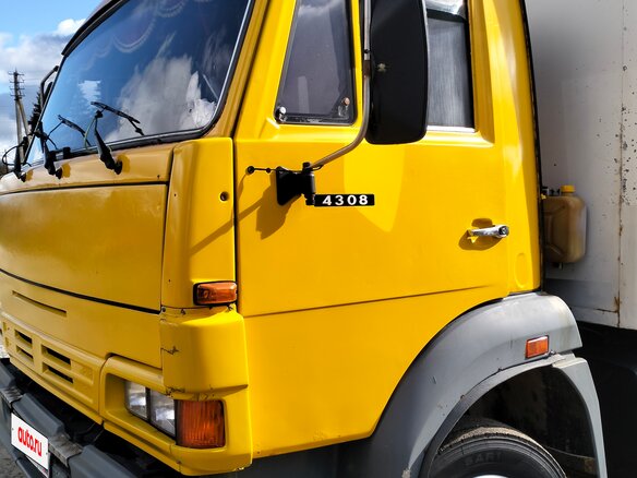 2008 КамАЗ 43085 Компас-5, жёлтый, 1700000 рублей - вид 1