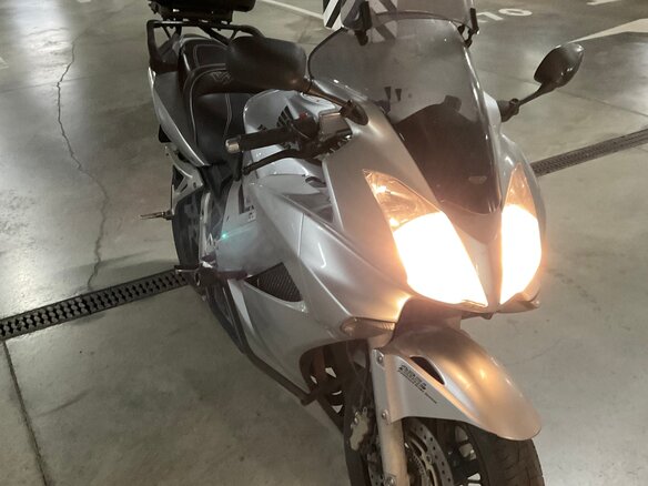 2007 Honda VFR 800, серебристый, 500000 рублей - вид 2