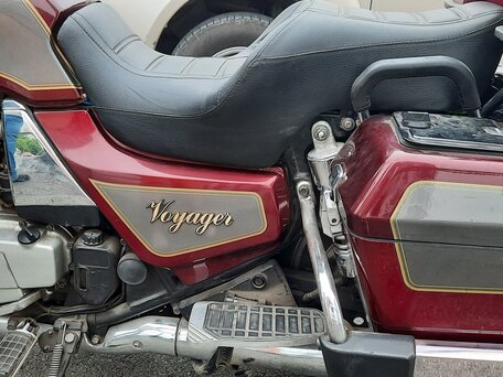 1987 Kawasaki ZN1300 Voyager, красный, 370000 рублей, вид 4