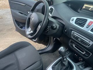 2010 Renault Scenic Grand III, чёрный, 720000 рублей, вид 4