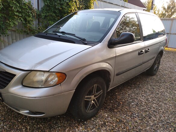 2002 Chrysler Voyager IV, серебристый, 330000 рублей - вид 9