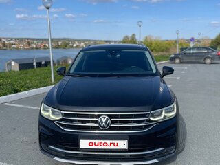 2021 Volkswagen Tiguan II Рестайлинг, чёрный, 3300000 рублей, вид 1