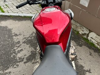 2022 Honda CB 650R, красный, 1100000 рублей, вид 4