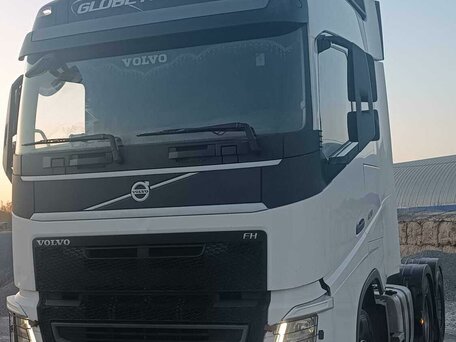 2016 Volvo FH, белый, 8600000 рублей, вид 3