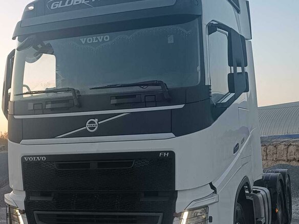 2016 Volvo FH, белый, 8600000 рублей - вид 2