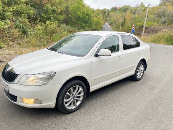 2012 Skoda Octavia II (A5) Рестайлинг, белый, 1090000 рублей
