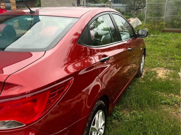 2014 Hyundai Solaris I Рестайлинг, красный, 900000 рублей - вид 6