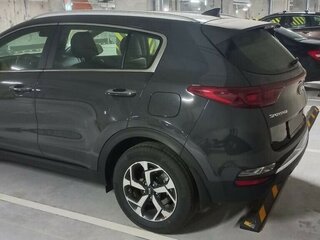 2021 Kia Sportage IV Рестайлинг, серый, 3200000 рублей, вид 4