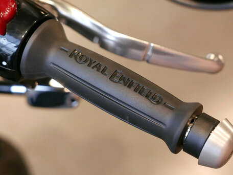 2025 Royal Enfield Continental GT, белый, 680000 рублей, вид 4