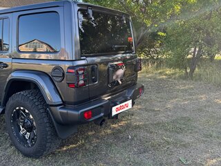2021 Jeep Wrangler IV (JL), серый, 5700000 рублей, вид 3