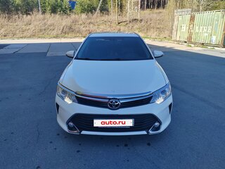 2015 Toyota Camry VII (XV50) Рестайлинг, белый, 2100000 рублей, вид 5