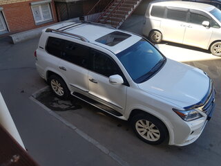 2014 Lexus LX 570 III Рестайлинг, белый, 6300000 рублей, вид 3
