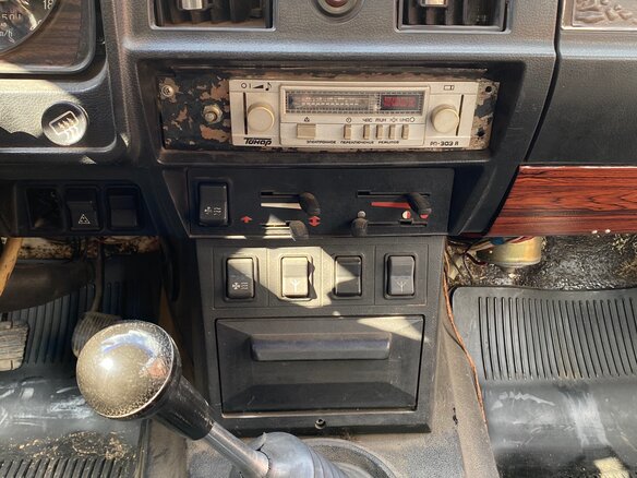 1993 ГАЗ 24 «Волга» 2411 II (2410), серебристый, 125000 рублей - вид 18