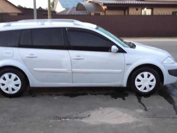 2008 Renault Megane II Рестайлинг, белый - вид 3