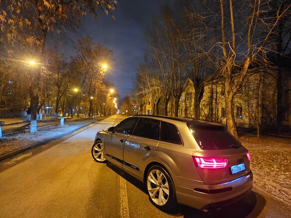2015 Audi Q7 II (4M), серебристый, 3500000 рублей - вид 4